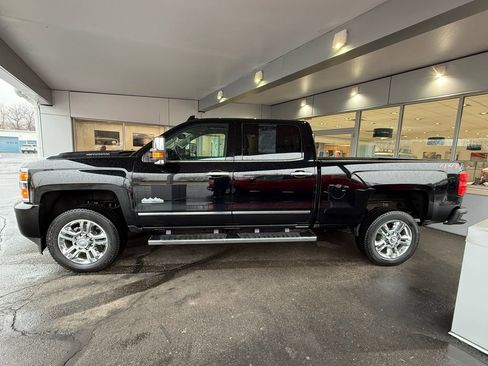 Certified 2018 Chevrolet Silverado 2500 High Country w/ Duramax Plus Package image 2