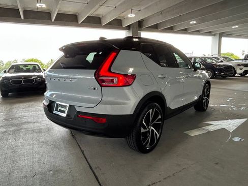 Used 2021 Volvo XC40 T5 R-Design w/ Advanced Package AWD/4WD image 5