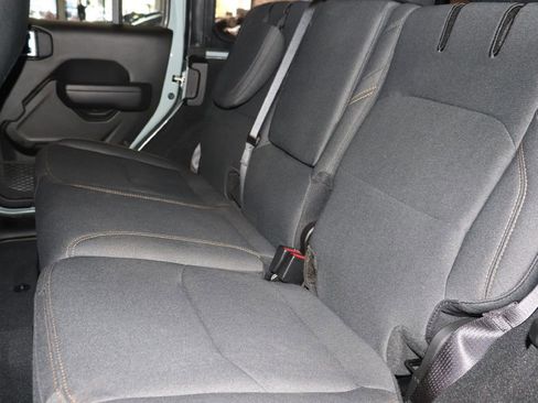 Used 2024 Jeep Wrangler Unlimited AWD/4WD image 17