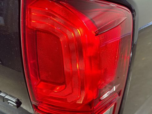 Used 2017 Toyota Tacoma TRD Off-Road w/ Tow Package (A/T) image 30