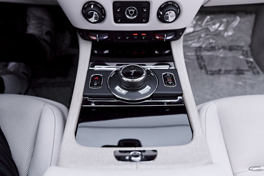 Used 2014 Rolls-Royce Wraith RWD image 76