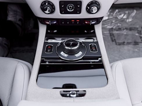 Used 2014 Rolls-Royce Wraith RWD image 76