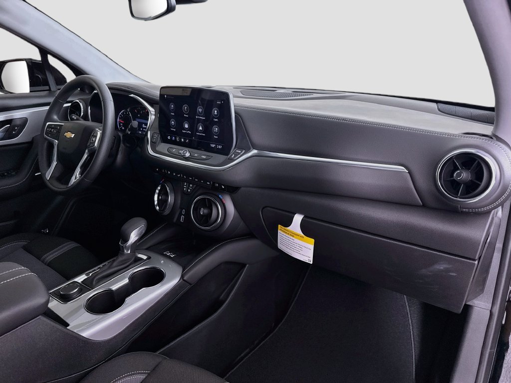 New 2026 Chevrolet Blazer LT w/ Convenience Package FWD image 29