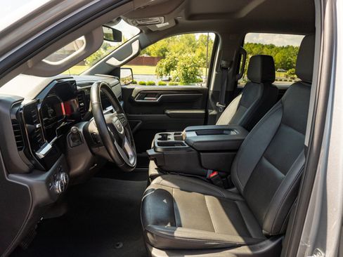 Used 2025 GMC Sierra 1500 SLT AWD/4WD image 12