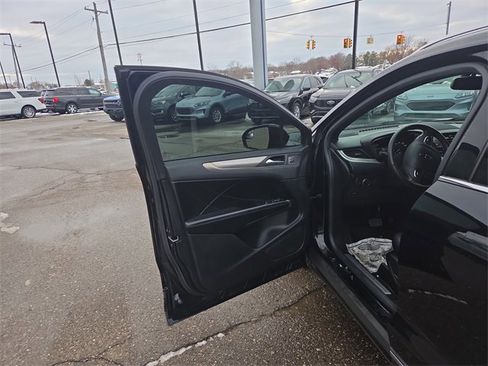 Used 2018 Lincoln MKC Premiere image 22