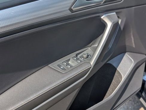 Used 2023 Volkswagen Tiguan S image 10