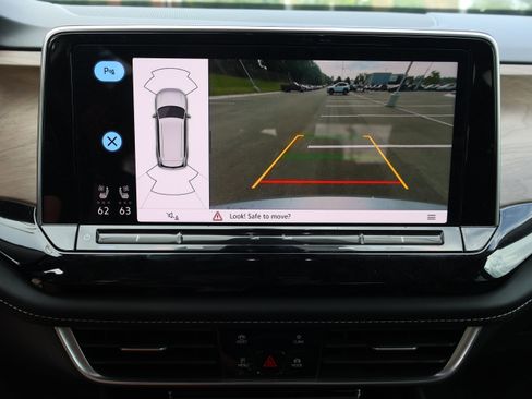 Used 2024 Volkswagen Atlas SE image 36