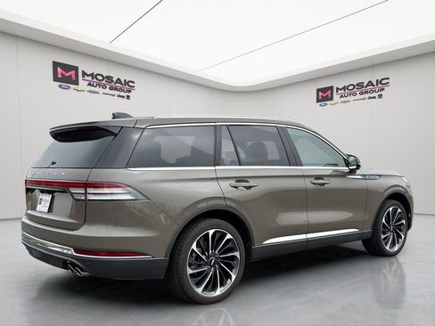 Used 2025 Lincoln Aviator Reserve w/ Equipment Group 201A AWD/4WD image 8