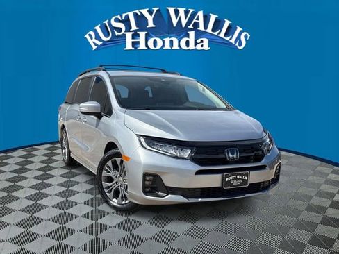Certified 2025 Honda Odyssey Touring image 1
