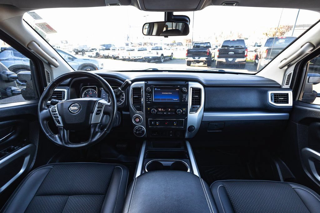 Used 2018 Nissan Titan PRO-4X AWD/4WD image 29