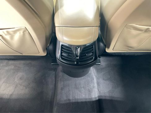 Used 2016 Hyundai Azera image 24