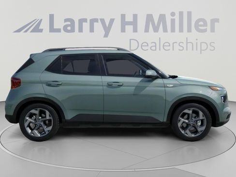 New 2026 Hyundai Venue SEL FWD image 7