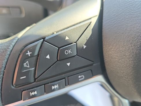 Used 2024 Nissan Sentra SV FWD image 19
