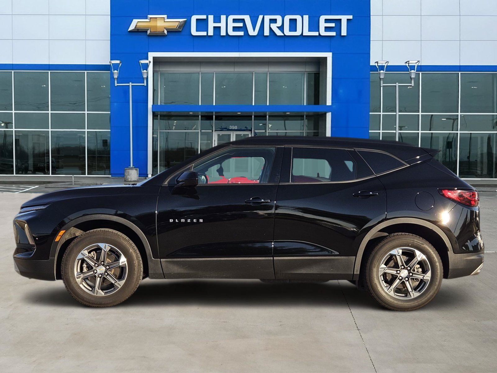Used 2023 Chevrolet Blazer LT w/ Convenience Package FWD image 3