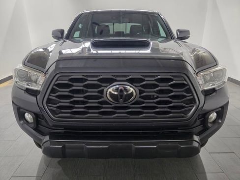 Used 2020 Toyota Tacoma TRD Sport AWD/4WD image 8