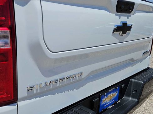 Used 2026 Chevrolet Silverado 1500 ZR2 AWD/4WD image 11