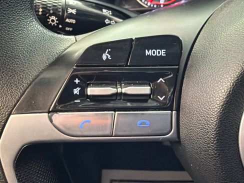 Used 2022 Hyundai Elantra SEL image 33