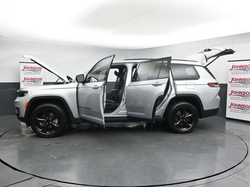 Used 2023 Jeep Grand Cherokee L Laredo AWD/4WD image 46