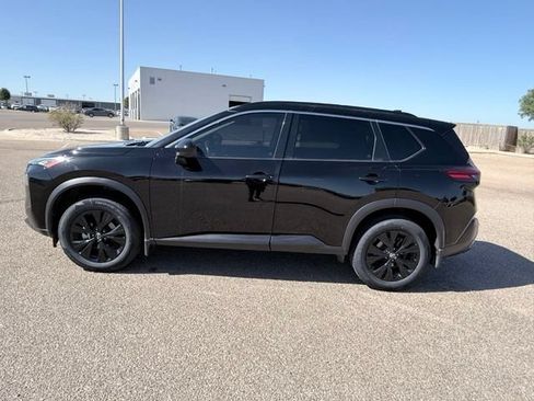 Used 2023 Nissan Rogue SV w/ SV Premium B Package FWD image 8