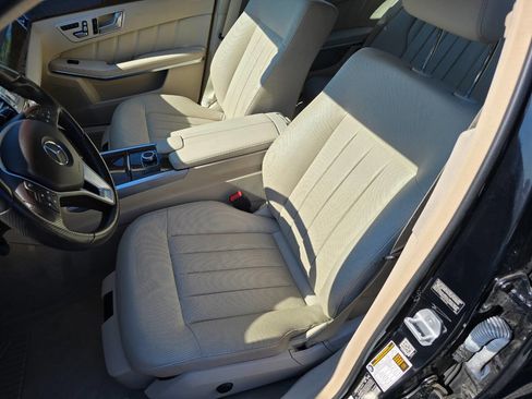 Used 2016 Mercedes-Benz E 250 4MATIC Sedan image 11