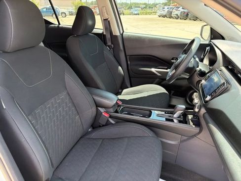 Used 2023 Nissan Kicks SV FWD image 16