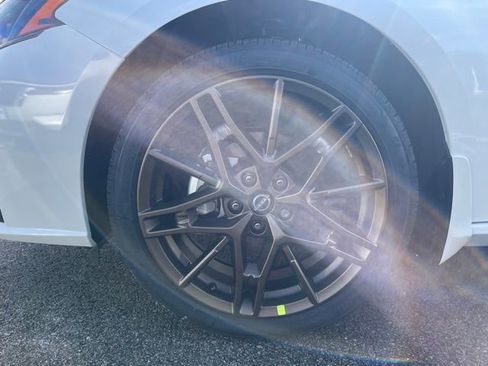 New 2025 Nissan Altima 2.5 SR image 14