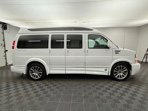 Used 2019 GMC Savana 2500 RWD image 6