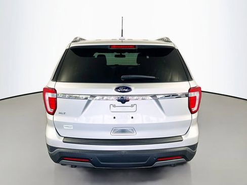 Used 2019 Ford Explorer XLT w/ Equipment Group 201A FWD image 7
