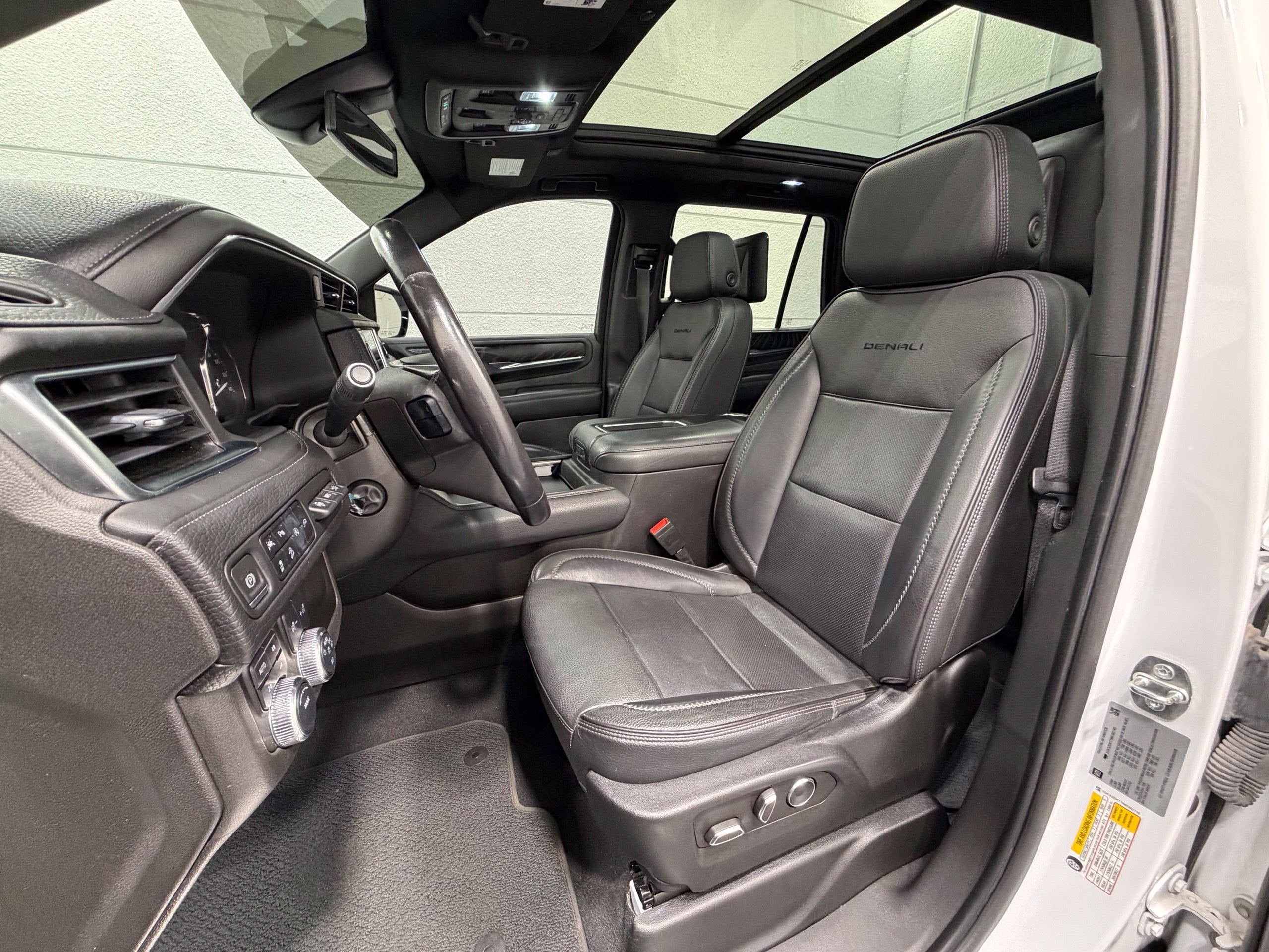 Used 2021 GMC Yukon Denali AWD/4WD image 25
