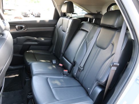 Used 2025 Kia Sorento S w/ Panoramic Sunroof Package FWD image 38