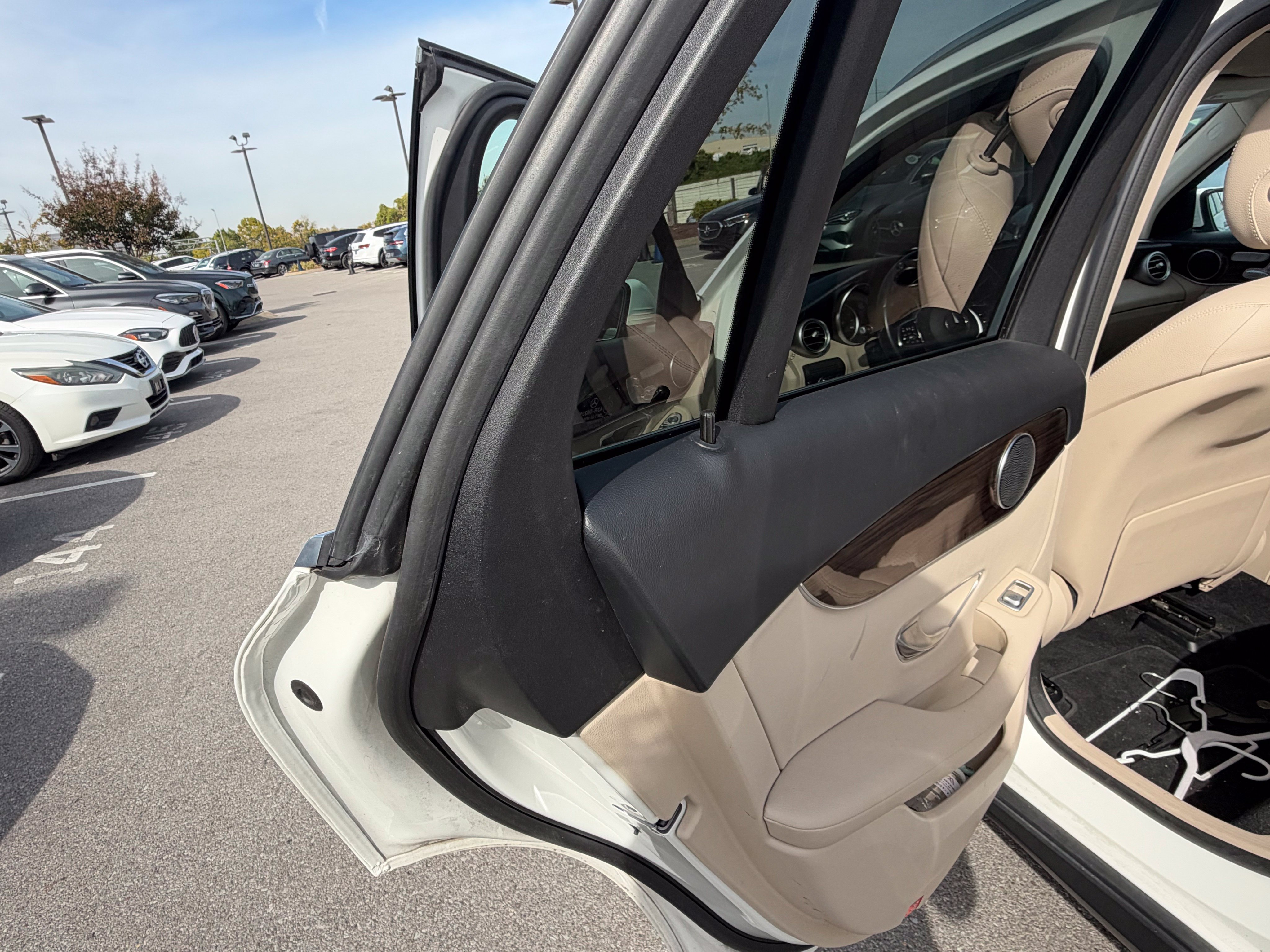 Used 2020 Mercedes-Benz GLC 300 4MATIC image 11