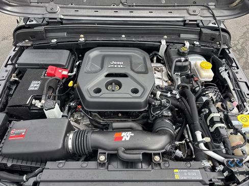 Used 2020 Jeep Wrangler Unlimited Sahara image 10