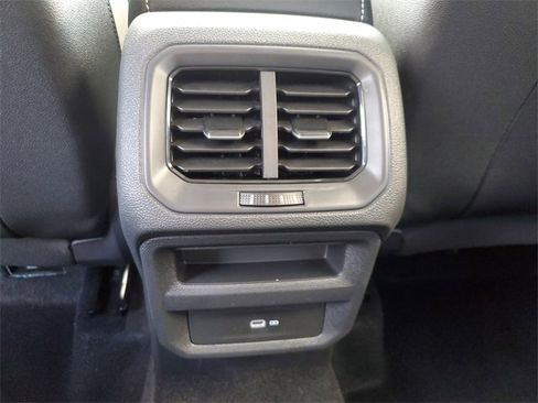 New 2025 Volkswagen Taos SE image 12