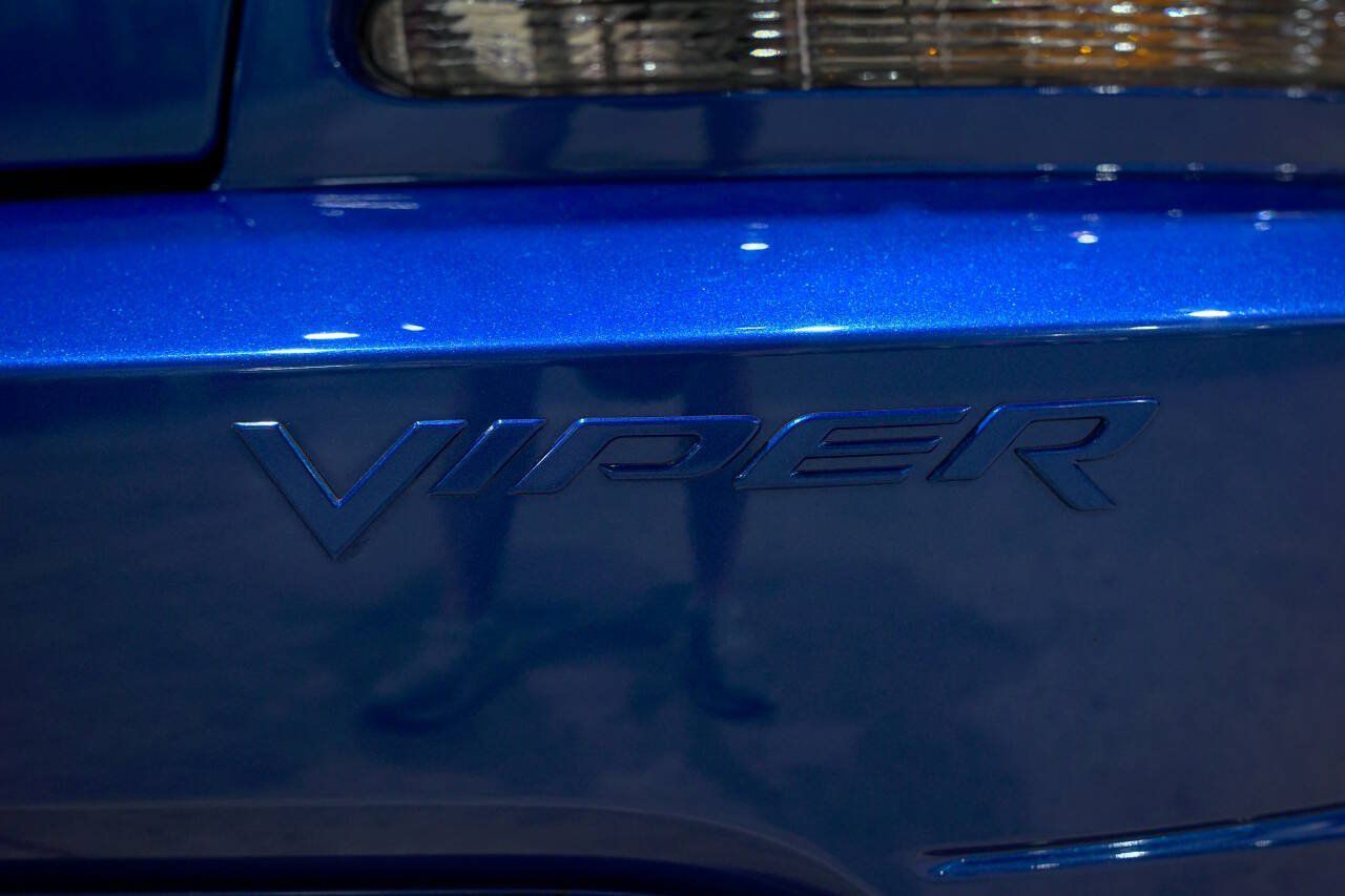 Used 2006 Dodge Viper SRT-10 w/ First Edition Group RWD image 25