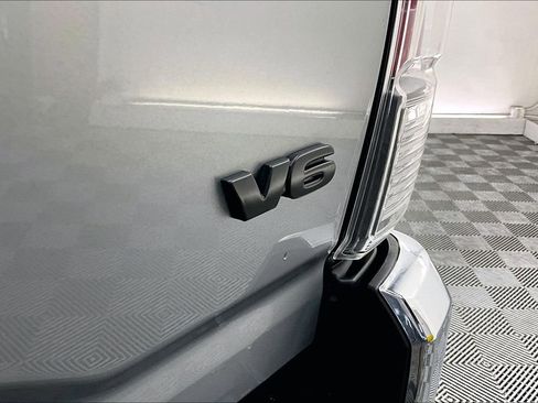 Used 2022 Toyota Tacoma w/ SR5 Package image 7