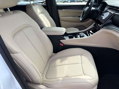 New 2025 Jeep Grand Cherokee L Limited w/ Luxury Tech Group II image 26