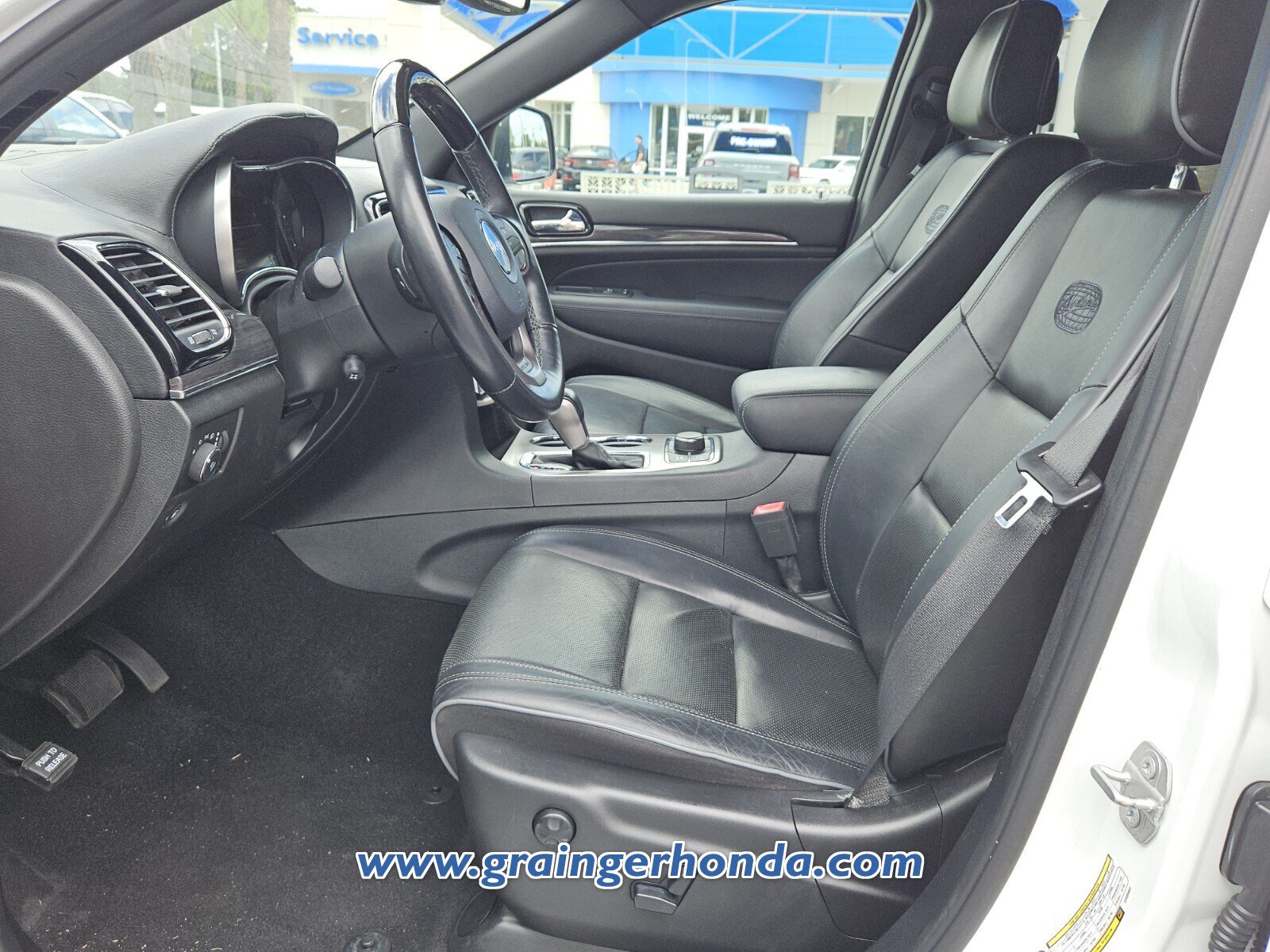 Used 2020 Jeep Grand Cherokee Overland AWD/4WD image 10