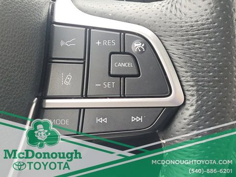 Certified 2025 Toyota Sienna Platinum image 27