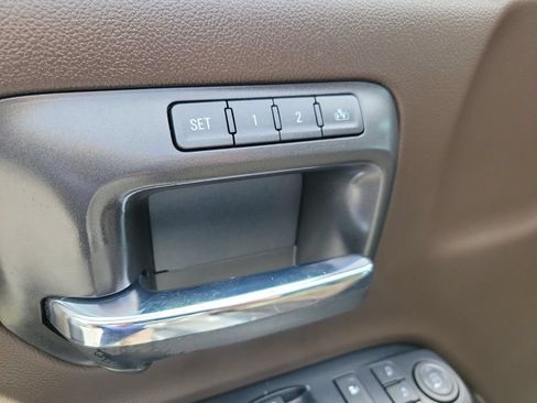 Used 2018 GMC Sierra 1500 SLT AWD/4WD image 19