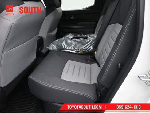 Used 2024 Toyota Tacoma TRD Off-Road w/ TRD Off Road Upgrade Package AWD/4WD image 29