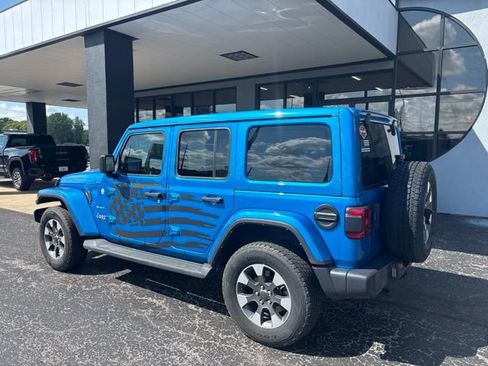 Used 2022 Jeep Wrangler Unlimited Sahara w/ LED Lighting Group AWD/4WD image 5