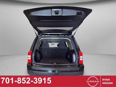 Used 2017 Jeep Patriot Sport w/ Power Value Group AWD/4WD image 30