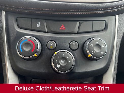 Used 2020 Chevrolet Trax LT w/ LT Convenience Package image 20