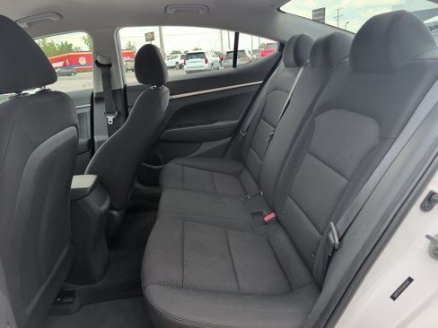 Used 2020 Hyundai Elantra SE w/ Cargo Package (C1) FWD image 17