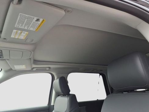 New 2025 Ford Expedition Active image 14