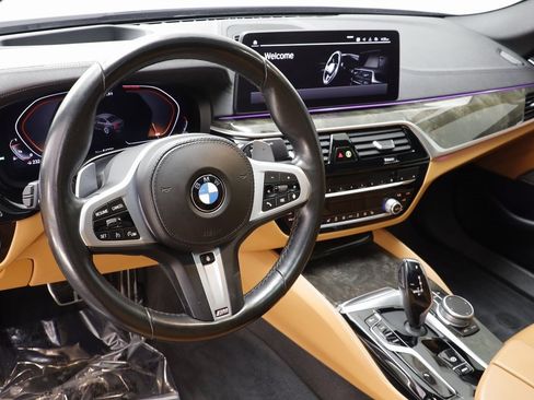 Used 2022 BMW M550i xDrive M550i xDrive w/ Premium Package image 7