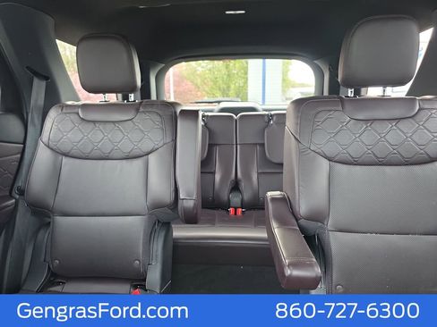 Certified 2025 Ford Explorer Platinum w/ LUX Leather Package AWD/4WD image 39