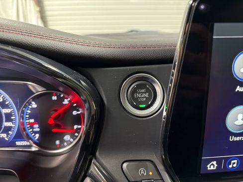 Used 2025 Chevrolet Blazer RS image 36