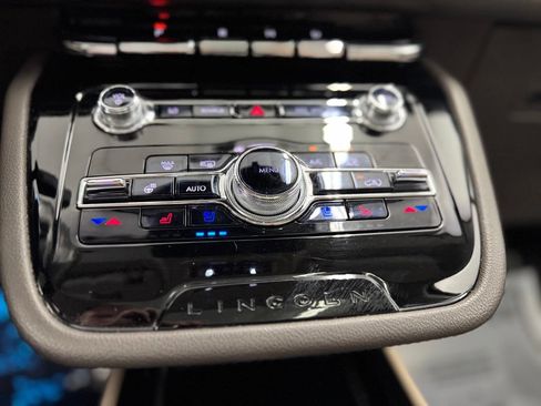 Used 2022 Lincoln Corsair Reserve w/ Equipment Group 201A AWD/4WD image 17