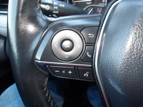Used 2019 Toyota Camry XLE w/ Navigation Package FWD image 15